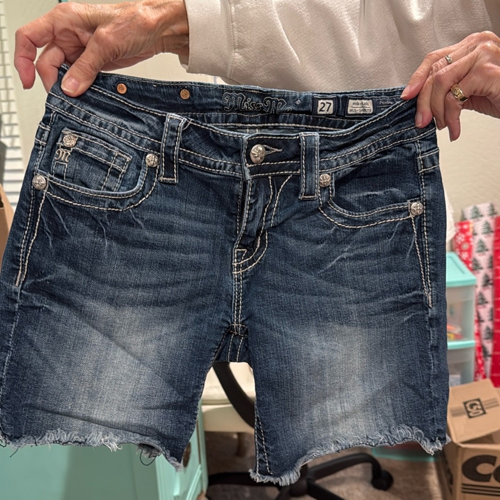 Miss Me Size 27 Mid Rise Shorts